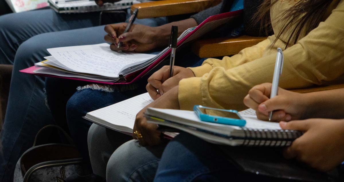 TdeA certificó a maestros que escriben y cuenta historias 