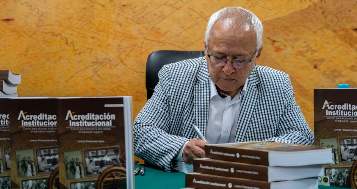 Rector del TdeA presentó libro de Acreditación Institucional