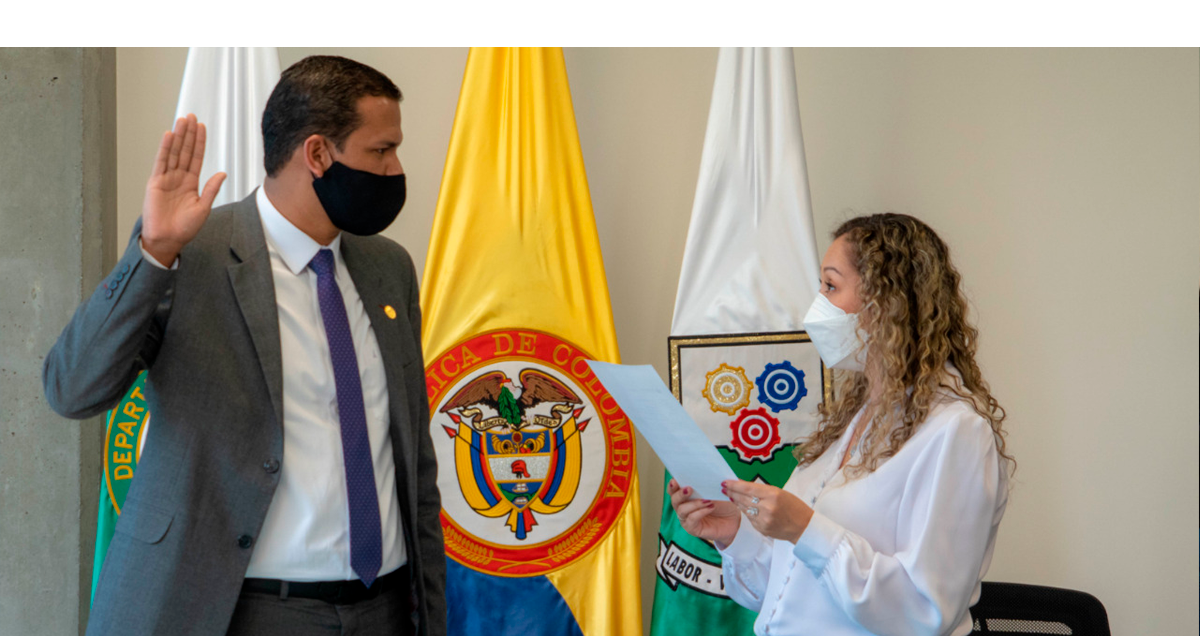 Posesión del rector del TdeA ante la delegada del Gobernador, presidenta del Consejo Directivo, Alexandra Peláez Botero.