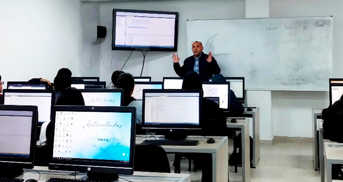 Juan Camilo Giraldo Mejía, profesor de la Facultad de Ingeniería