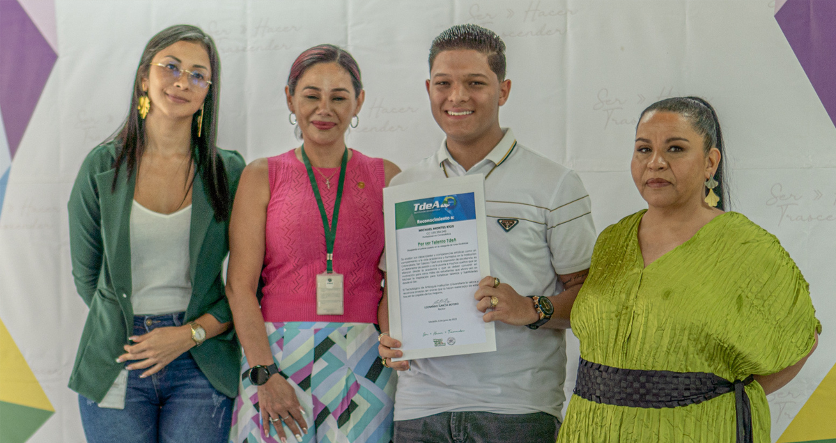 Michael Montes Rios. Estudiante de Profesional en Criminalística.
Primer puesto en la categoría Artes Escénicas.